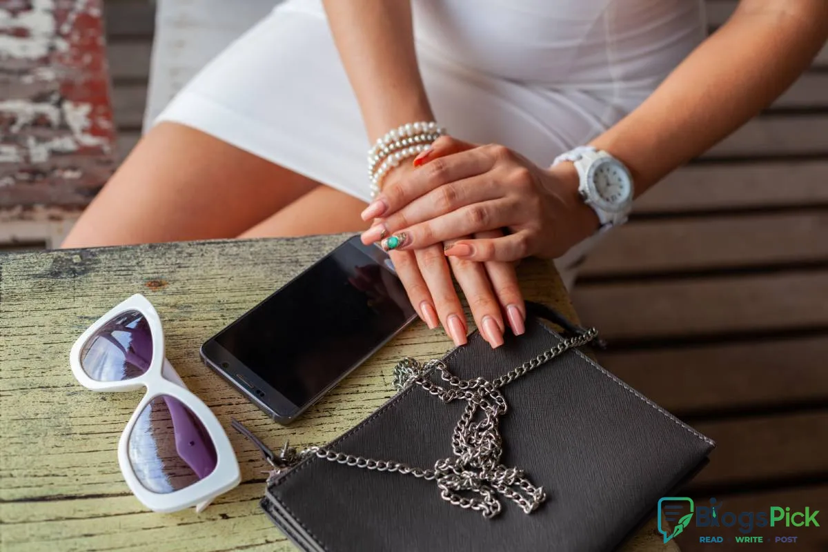 Best Fashion Accessories to Complete Your Look